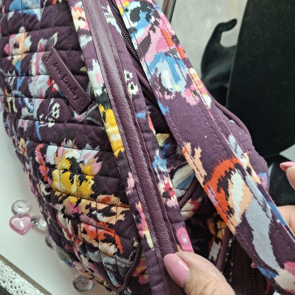 Vera Bradley Med Sized Floral Quilted Bag - Purple Like New - Picture 7 of 12